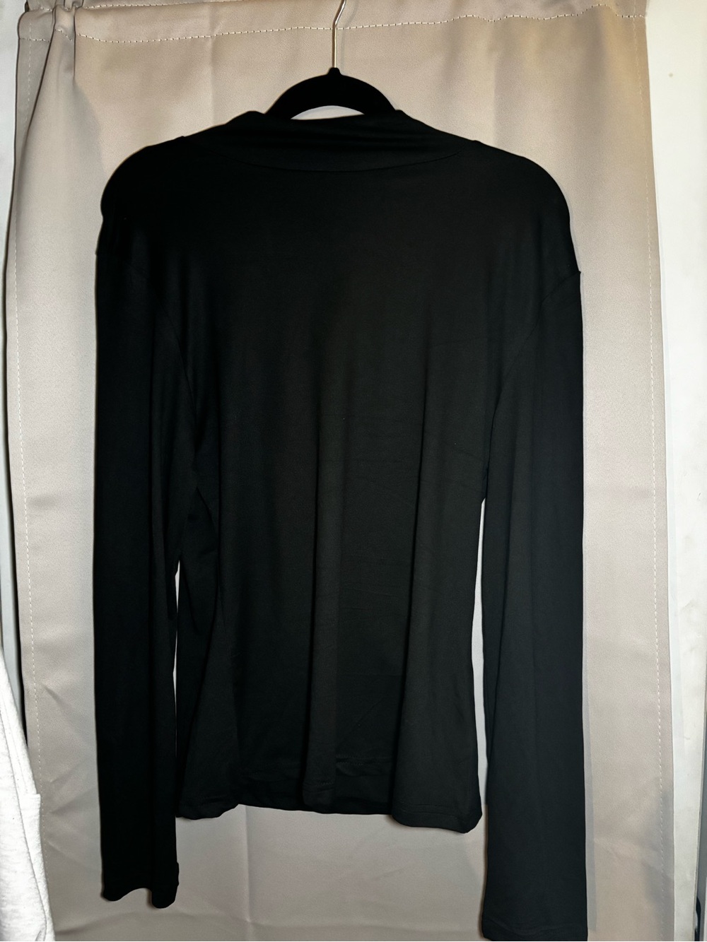 SHEIN Black Long Sleeve Slim-Fit Tee